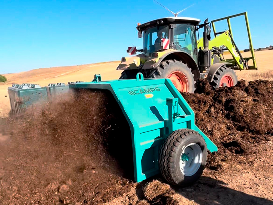 Volteadora de compost VCC-2500 (arrastrada)