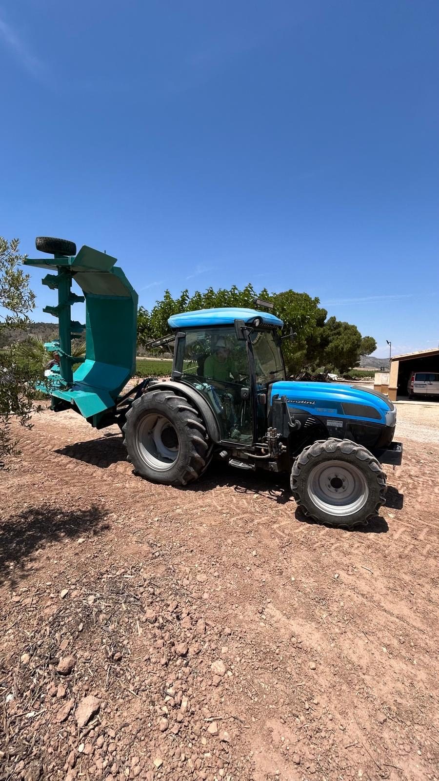 Volteadora de compost VC-1800 Camps
